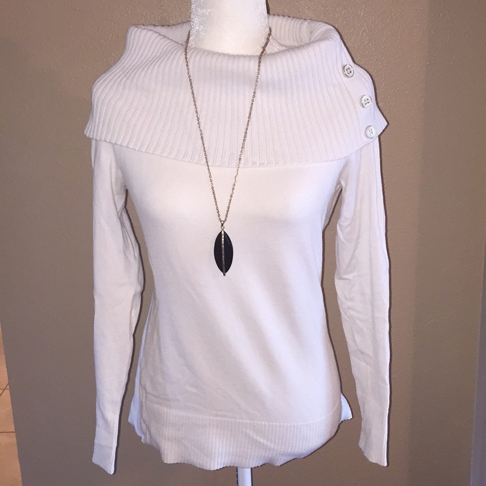 White House Black Market Sweater Small
